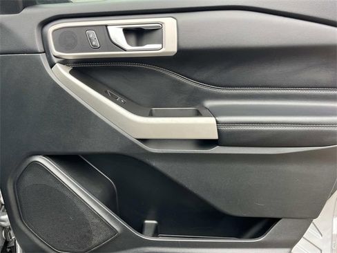 Used 2022 Ford Explorer XLT w/ Equipment Group 202A image 25