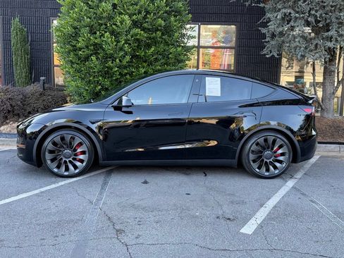 Used 2022 Tesla Model Y Performance AWD/4WD image 9