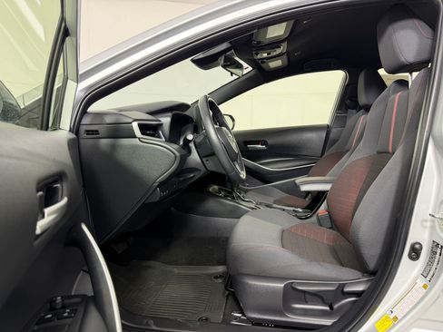Used 2024 Toyota Corolla SE FWD image 5