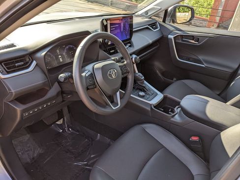 Used 2025 Toyota RAV4 Limited w/ Advanced Technology Package AWD/4WD image 8