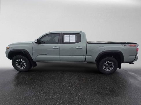 Used 2023 Toyota Tacoma TRD Off-Road w/ TRD Premium Off Road Package AWD/4WD image 4
