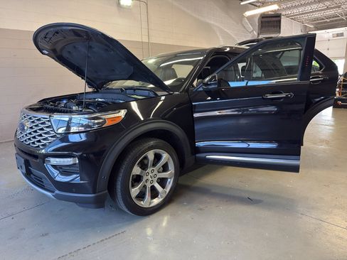 Used 2020 Ford Explorer Platinum w/ Premium Technology Package AWD/4WD image 9