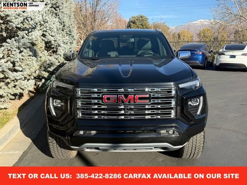 Used 2023 GMC Canyon Denali image 2