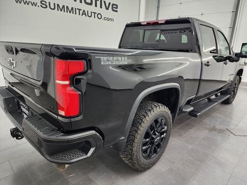 Used 2025 Chevrolet Silverado 2500 LT w/ Trail Boss Package AWD/4WD image 4