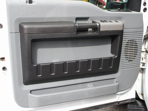 Used 2016 Ford F550 4x4 Crew Cab Super Duty image 18