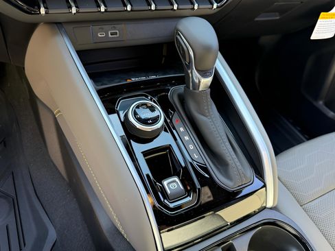 New 2026 Chevrolet Colorado ZR2 w/ Technology Package image 15