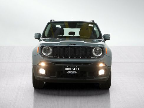 Used 2017 Jeep Renegade Altitude AWD/4WD image 8