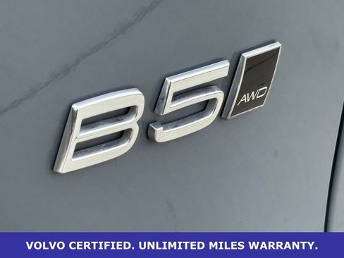 Certified 2023 Volvo XC40 B5 Plus AWD/4WD image 10