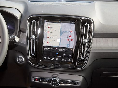 New 2026 Volvo XC40 B5 Ultra w/ Climate Package image 26