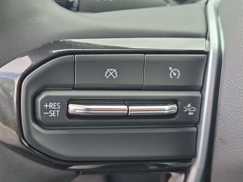 Used 2025 Chevrolet Colorado ZR2 w/ Midnight Edition AWD/4WD image 18
