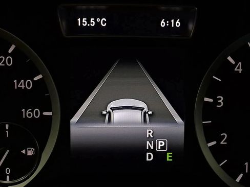 Used 2018 INFINITI QX30 AWD image 10