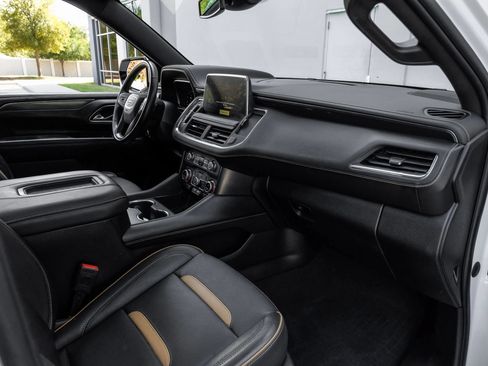Used 2023 GMC Yukon AT4 w/ AT4 Premium Package AWD/4WD image 17