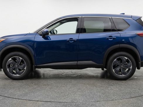 Used 2025 Nissan Rogue SV image 5