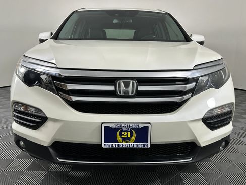 Used 2017 Honda Pilot Touring image 3