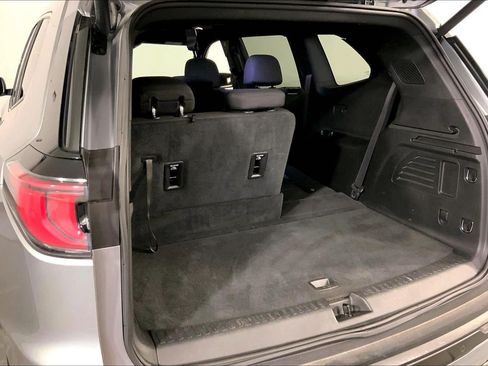 Used 2025 GMC Acadia Elevation AWD/4WD image 4