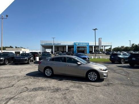 Used 2025 Chevrolet Malibu LT FWD image 19