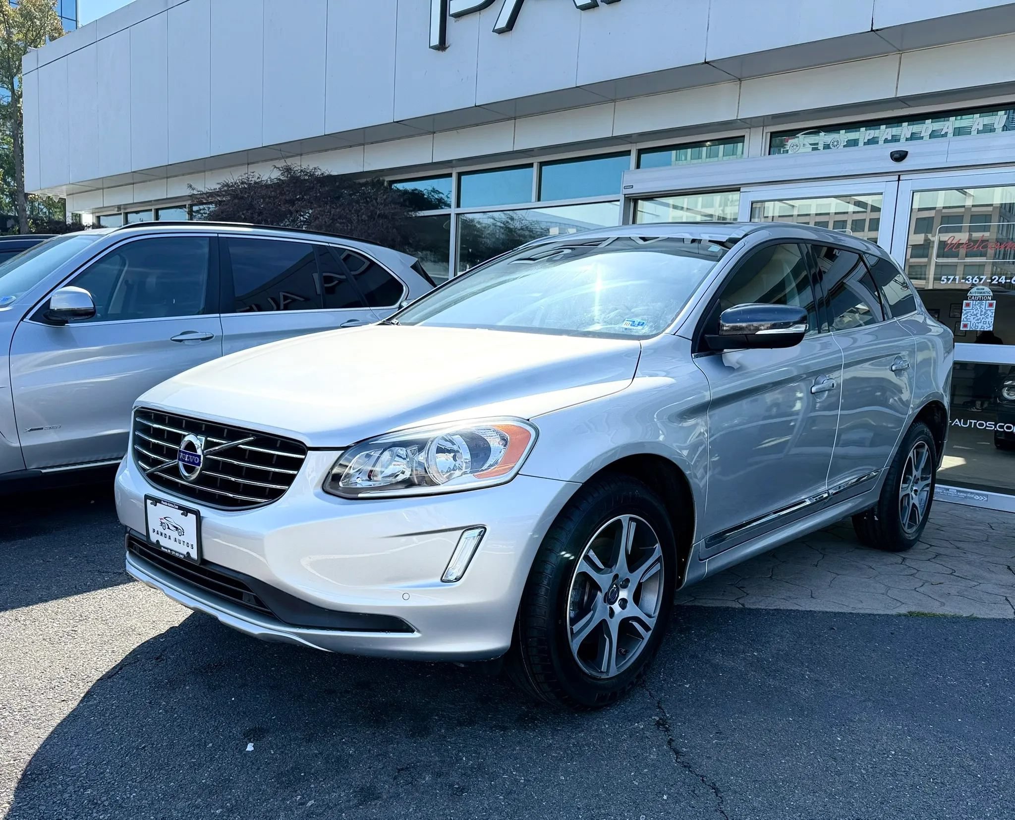 Used 2014 Volvo XC60 T6 AWD/4WD image 3