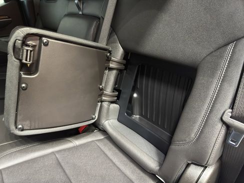 Used 2025 Chevrolet Silverado 1500 LT w/ Leather Package image 12