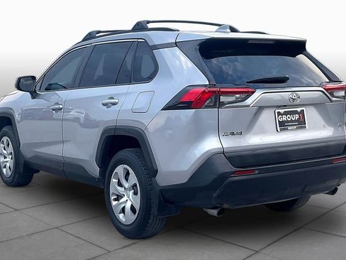 Used 2019 Toyota RAV4 LE FWD image 11