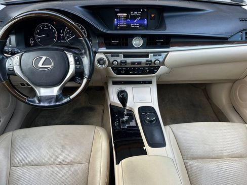Used 2015 Lexus ES 350 w/ Premium Package FWD image 12