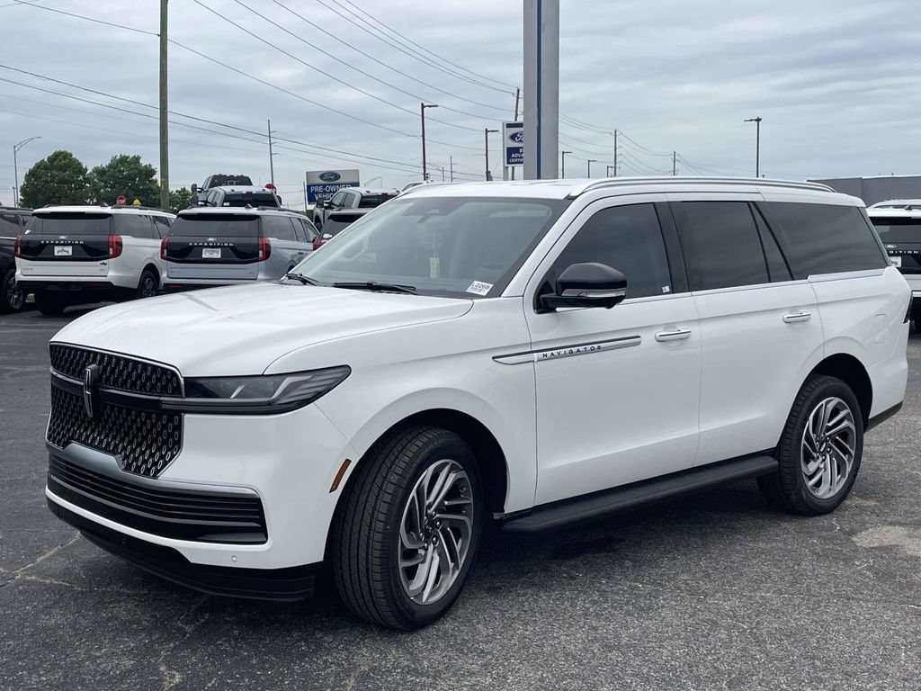 New 2026 Lincoln Navigator Premiere AWD/4WD image 7
