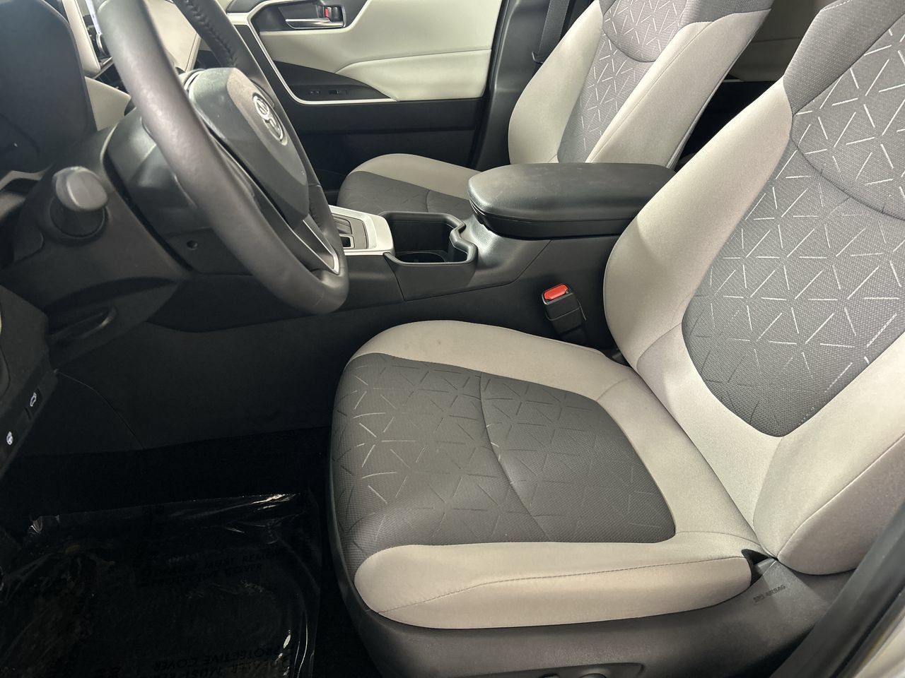 Used 2025 Toyota RAV4 XLE w/ Convenience Package AWD/4WD image 22