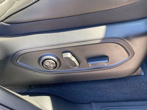 New 2025 Jeep Grand Cherokee L Limited w/ Luxury Tech Group II image 31