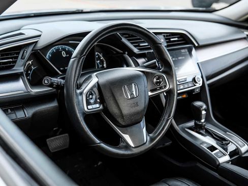 Used 2017 Honda Civic Touring image 16