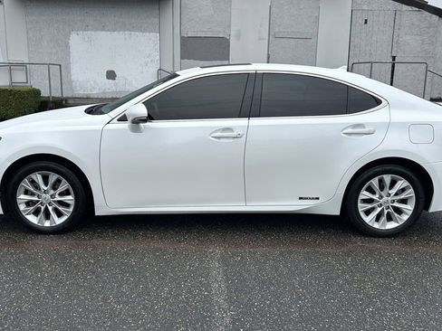 Used 2013 Lexus ES 300h w/ Luxury Pkg image 8