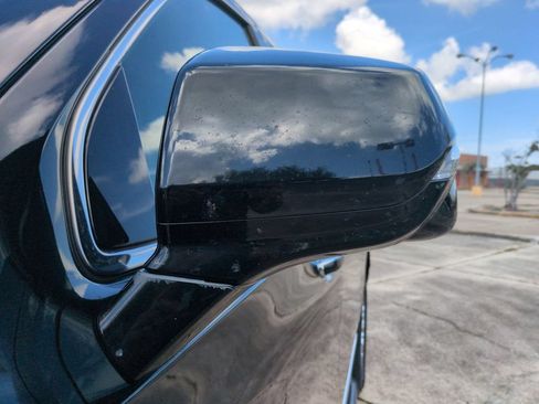 Used 2023 GMC Yukon XL SLT w/ SLT Premium Package RWD image 11