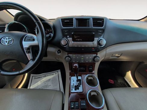 Used 2012 Toyota Highlander Limited w/ Tow Pkg AWD/4WD image 14