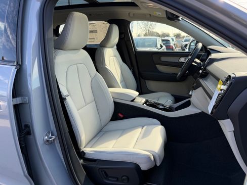 New 2026 Volvo XC40 B5 Plus w/ Protection Package Premier image 8