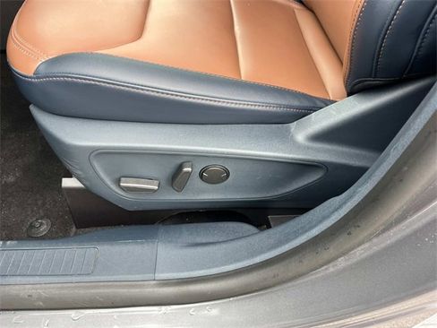 Used 2022 Ford Maverick Lariat image 24