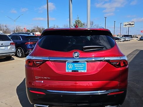 Used 2024 Buick Enclave Premium image 6