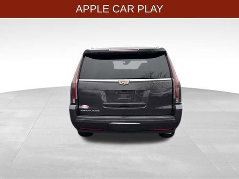 Used 2017 Cadillac Escalade Luxury image 6