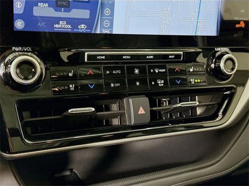 Used 2021 Toyota Highlander Platinum image 16