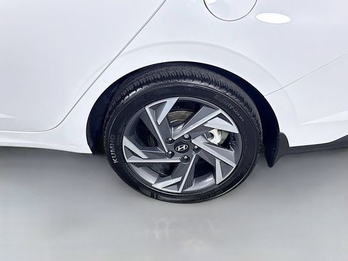 Certified 2025 Hyundai Elantra Sport FWD image 32