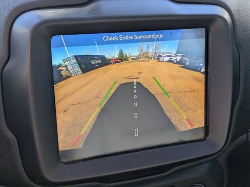 Used 2018 Jeep Renegade Altitude w/ UConnect 8.4 Nav Group image 15