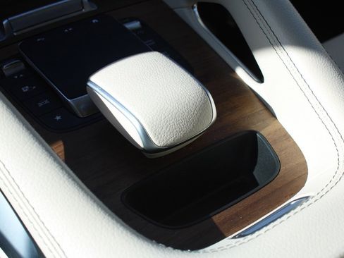 Certified 2024 Mercedes-Benz GLE 350 4MATIC image 28