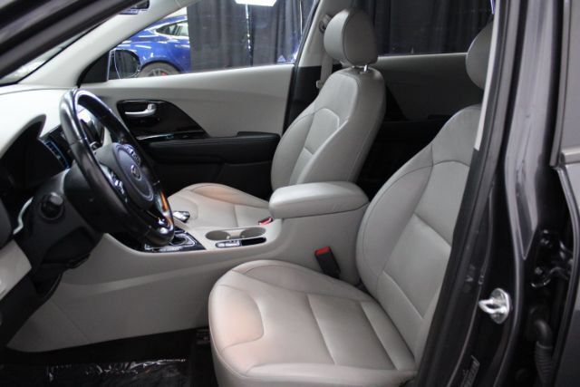 Used 2018 Kia Niro EX Premium FWD image 11