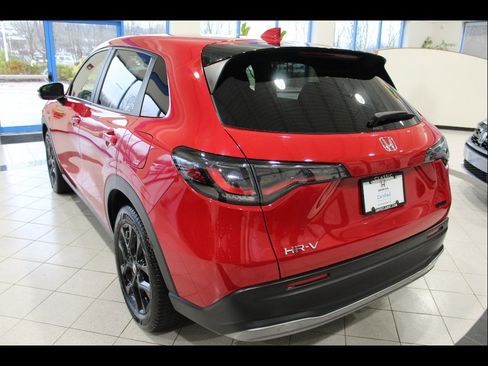 Certified 2023 Honda HR-V Sport image 7