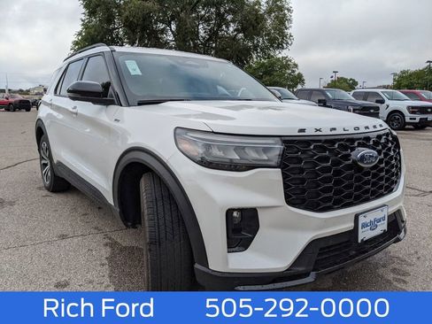 New 2025 Ford Explorer ST-Line image 1