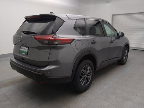Used 2024 Nissan Rogue S FWD image 9