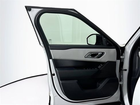 Used 2026 Land Rover Range Rover Velar Dynamic SE image 11