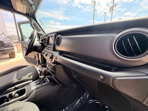 Used 2022 Jeep Wrangler Unlimited Sport AWD/4WD image 28