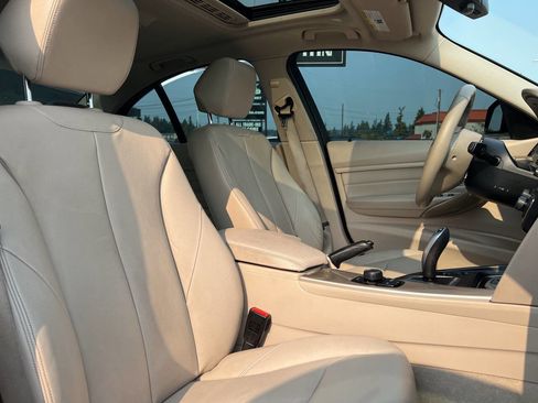 Used 2012 BMW 328i Sedan w/ Premium Pkg image 17