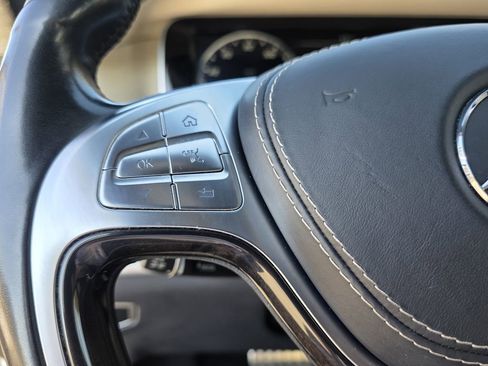 Used 2017 Mercedes-Benz S 550 Sedan w/ Sport Package w/ Sport Package image 24