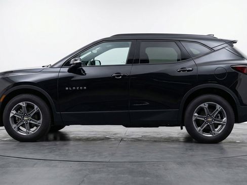 Used 2025 Chevrolet Blazer LT FWD image 5
