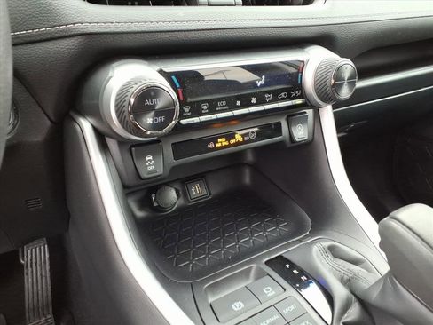 Certified 2024 Toyota RAV4 XLE image 22