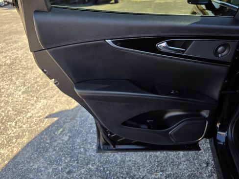 Used 2021 Lincoln Nautilus Reserve w/ Equipment Group 201A image 12